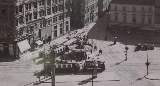 Před sto lety vyrostl na Náměstí Svobody proslulý "Hříbek"